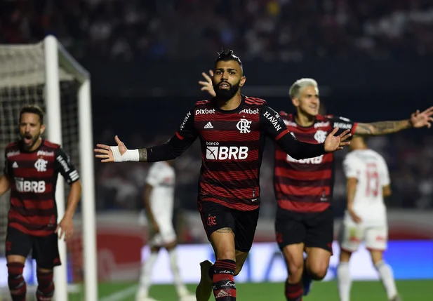 Gabigol comemora gol sobre o São Paulo