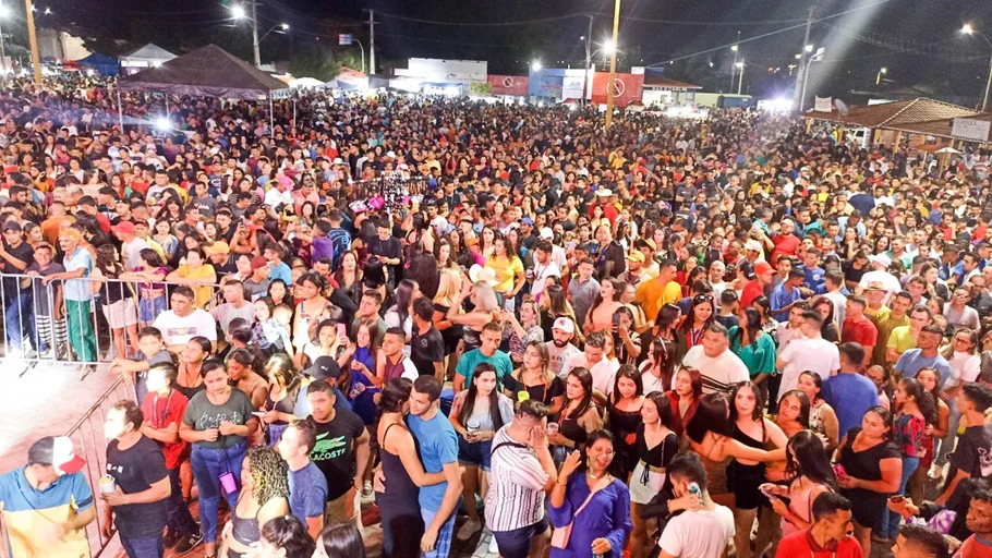 Grande público que se divertiu bastante ao som de atrações musicais