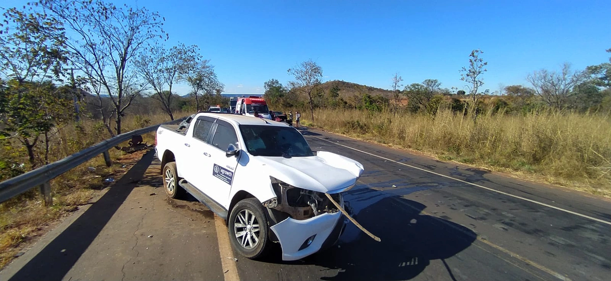A Hilux was involved in an accident on BR 135