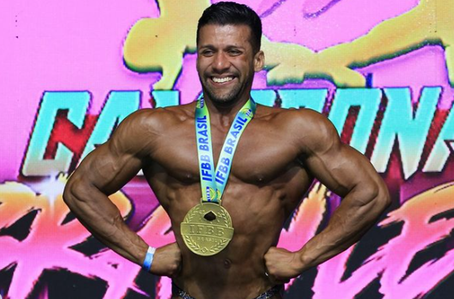 Jeneilton Sousa, atleta piauiense de fisiculturismo
