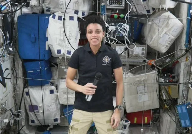 Jessica Watkins se tornou a primeira mulher negra a participar de uma missão de longa duração na Estação Espacial Internacional