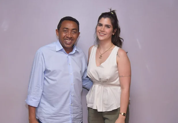 Joel Rodrigues e Thanandra Sarapatinhas