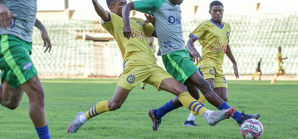 Jogo bastante faltoso