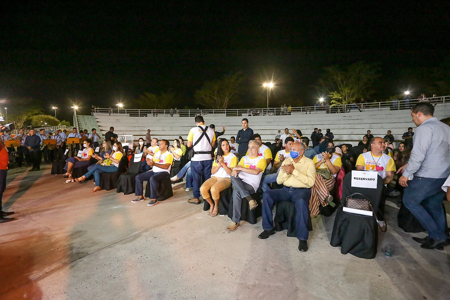 Moradores fazem 'aniversário' de obra parada há 8 meses em avenida da Zona  Sudeste de Teresina, Piauí