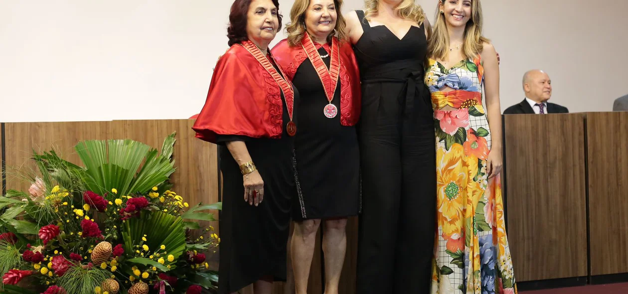 Liana Chaib toma posse na APLJ