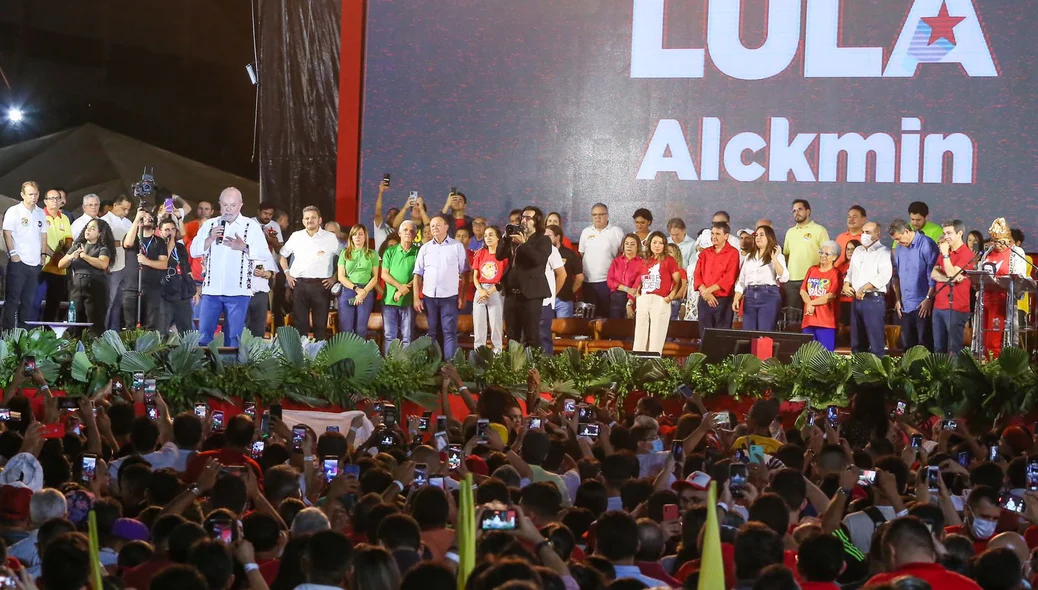 Lula em discurso em Teresina
