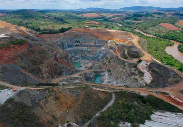 Mineração de lítio em Nazareno, Minas Gerais.