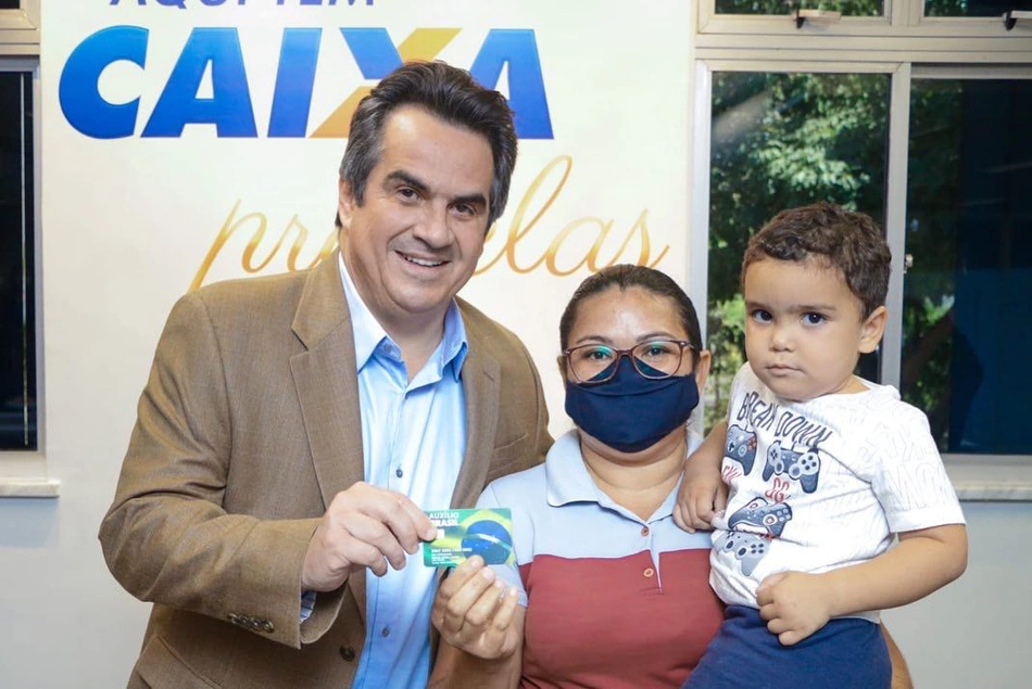 Ministro Ciro Nogueira lança Caixa para Elas