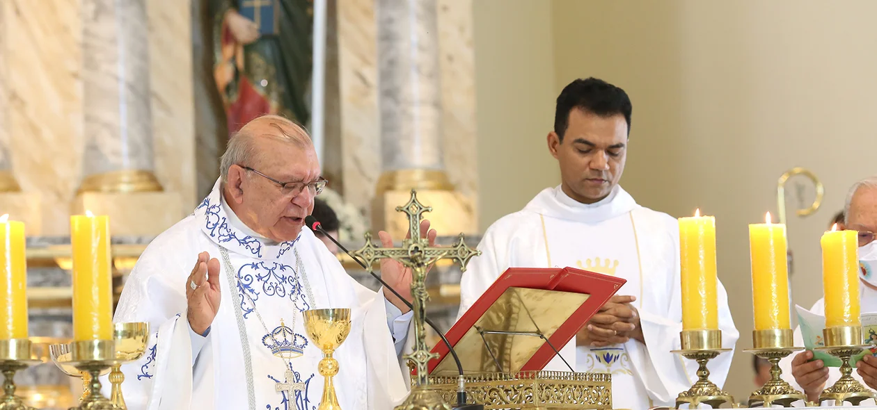 Missa celebrada pelo Dom Jacinto Brito