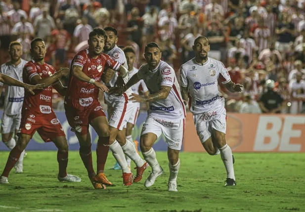 Náutico e Vila Nova se enfrentaram pela Série B no Estádio dos Aflitos