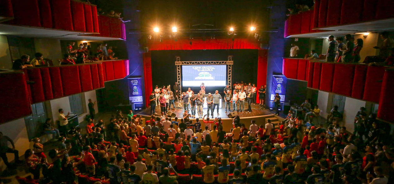 O evento aconteceu no teatro 4 de setembro
