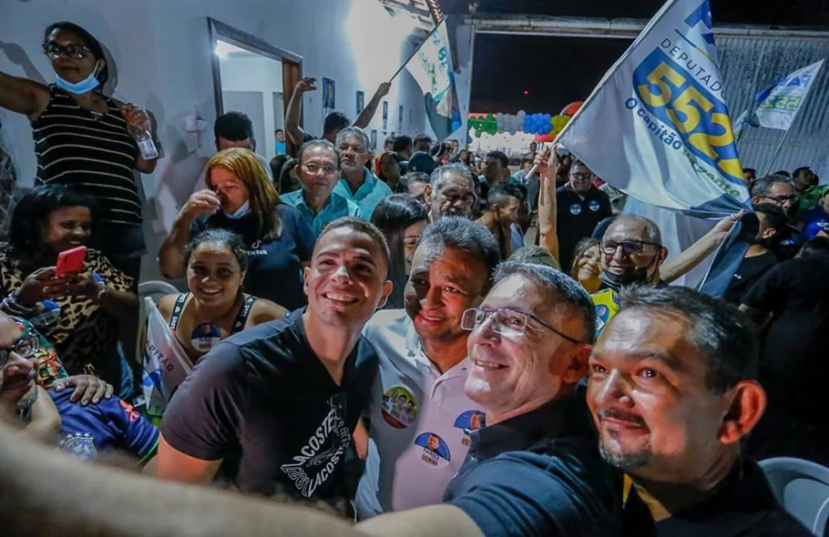 O parlamentar esteve no litoral piauiense para inaugurar seu comitê de campanha