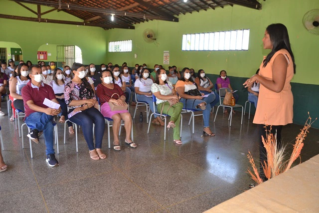 Palestra sobre violência contra a mulher