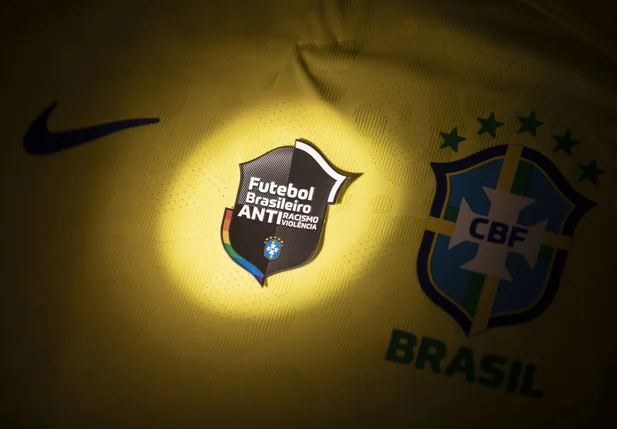 Patch especial da campanha Futebol Brasileiro antiracismo
