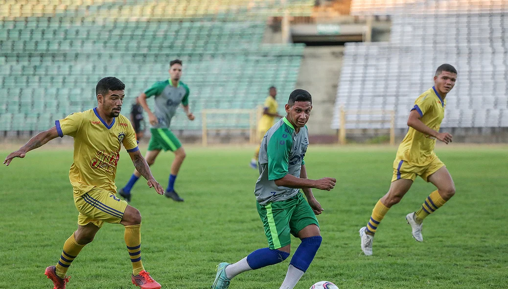 Piauí e Tirandentes em jogo amistoso