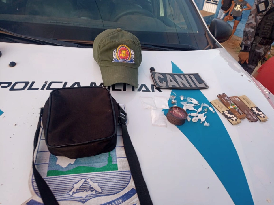 Polícia Militar prende uma pessoa e apreende drogas em Itainópolis