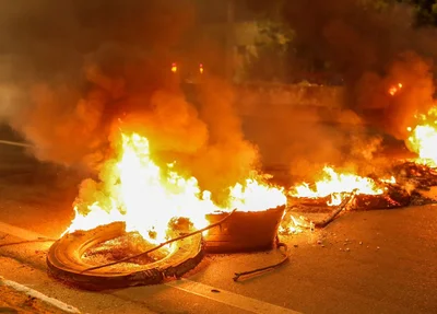 População ateou fogo em pneus