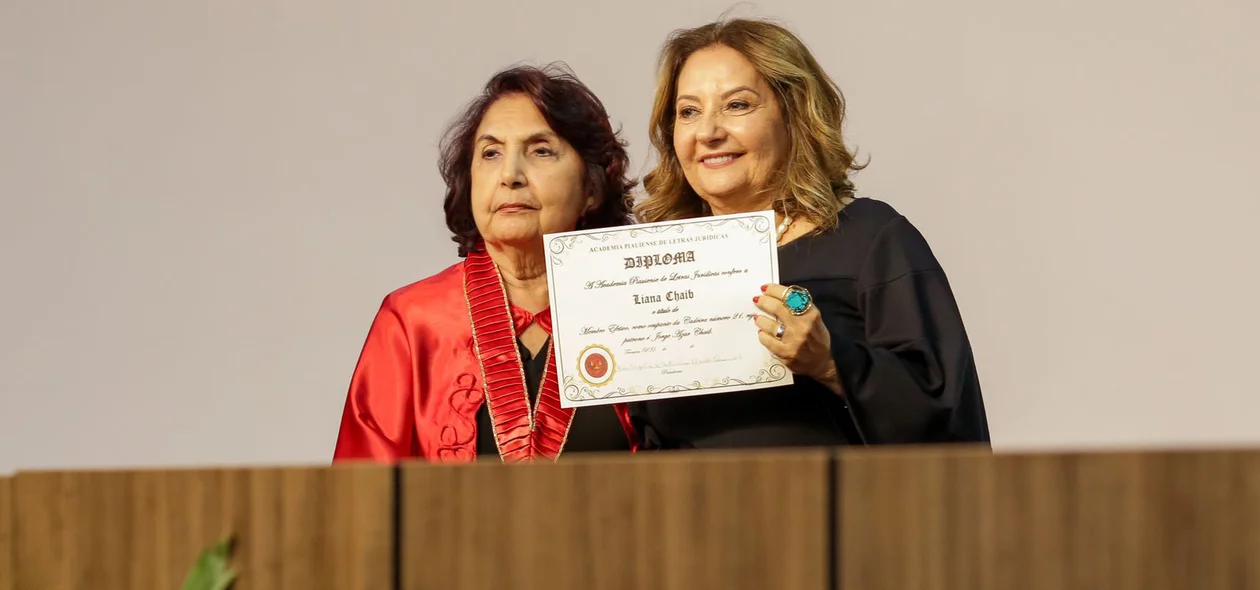 Liana Chaib ao lado de Fides Angélica Ommati