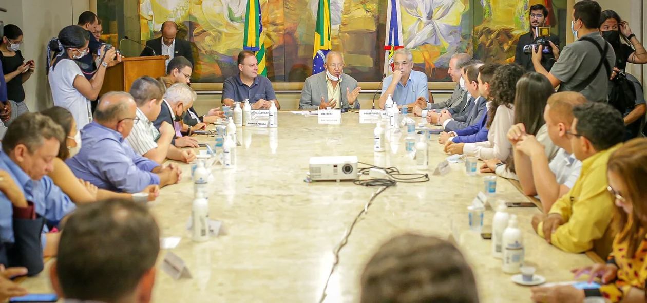 Prefeito Dr. Pessoa recebeu representantes do Banco do Brasil