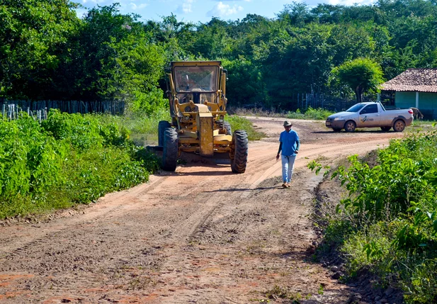 Prefeitura de Joaquim Pires inicia revitalização das estradas vicinais