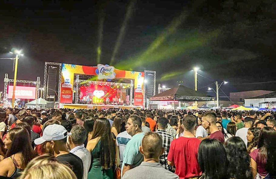 Presença do grande público prestigiando o festeja cocal