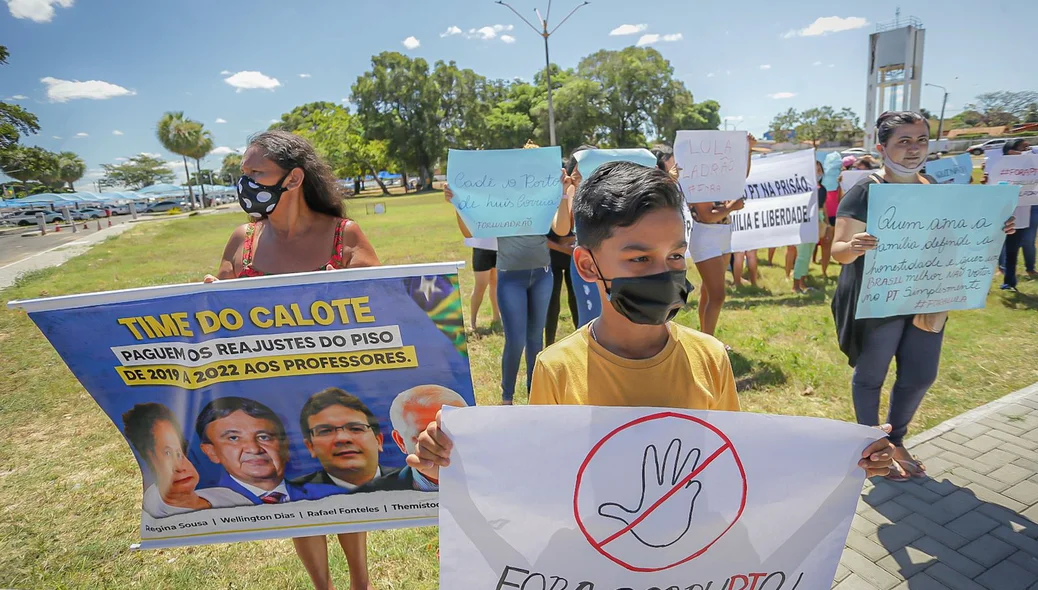 Protesto contra Lula no Aeroporto de Teresina