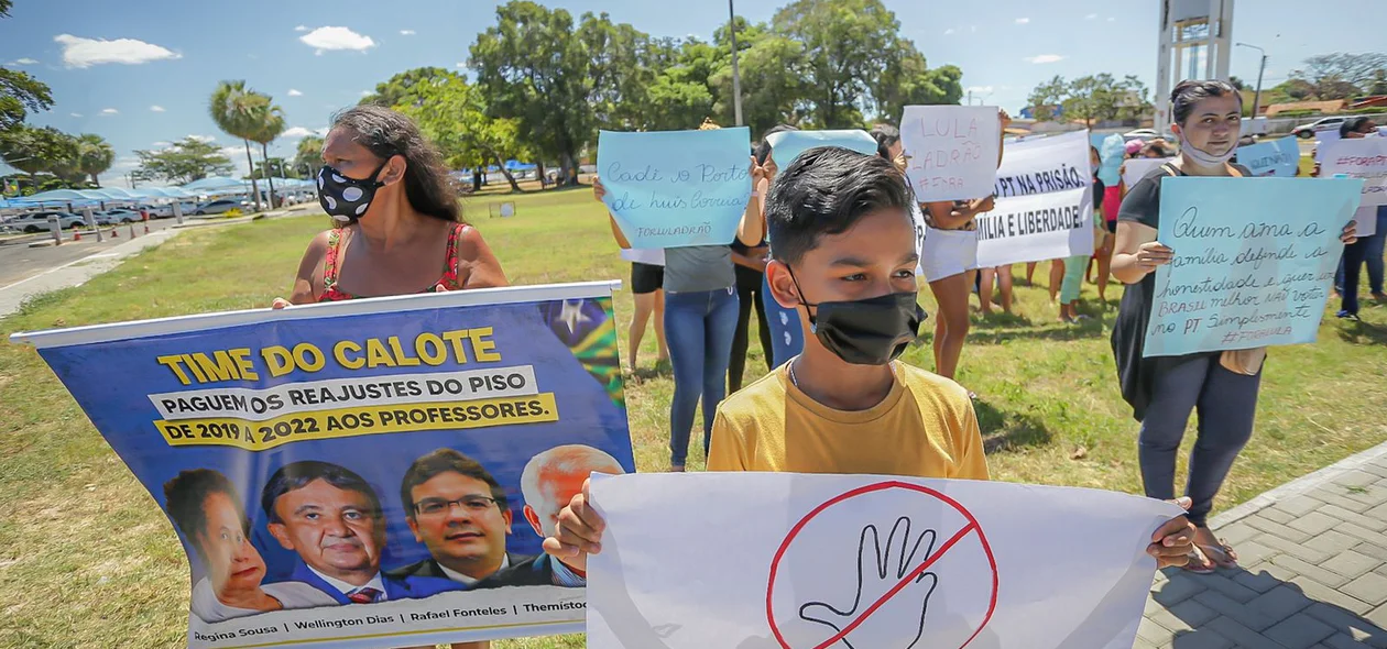 Protesto contra Lula no Aeroporto de Teresina
