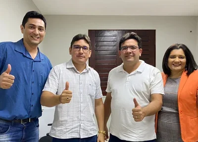 Rafael Fonteles ao lado de lideranças do PDT de Picos