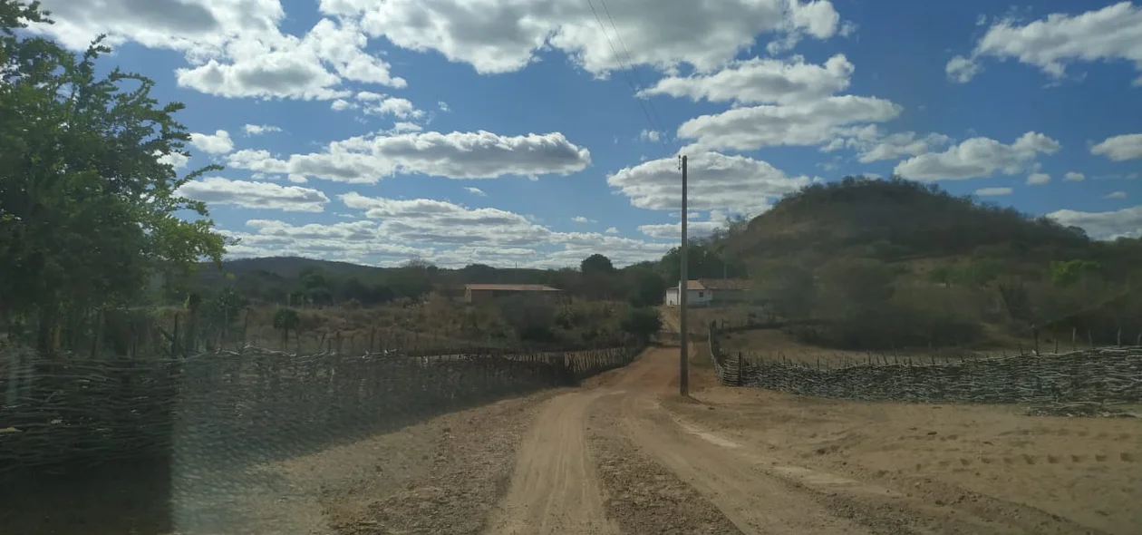 recuperação de estradas em Itainópolis