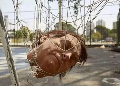 Réplica da cabeça do Bolsonaro