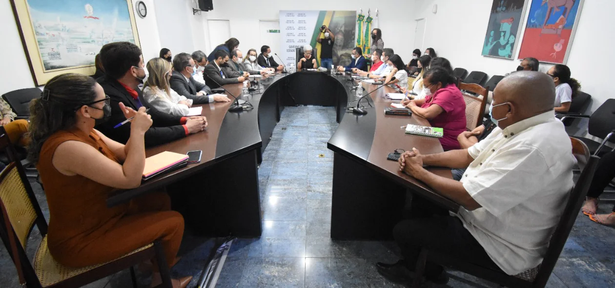 Reunião no Palácio de Karnak 13