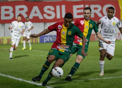 Sampaio Corrêa e Brusque pela Série B