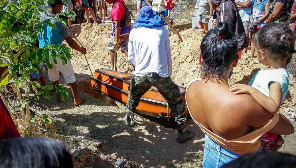 Sepultamento aconteceu no cemitério de Nazária