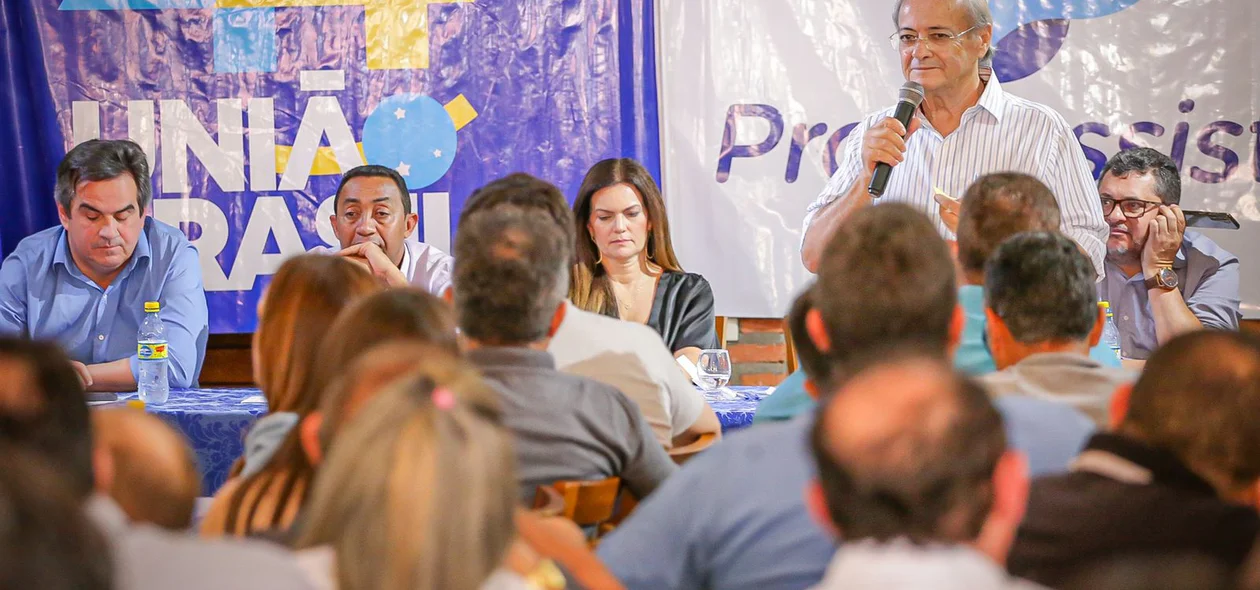 Sílvio conversa com prefeitos
