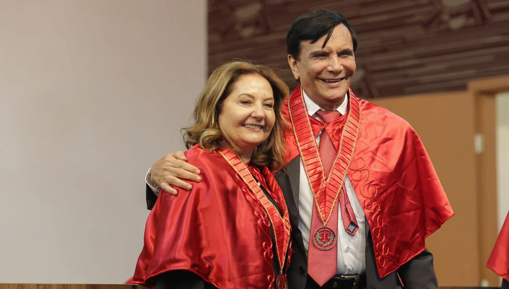 Desembargadora Liana Chaib ao lado de Josino Ribeiro