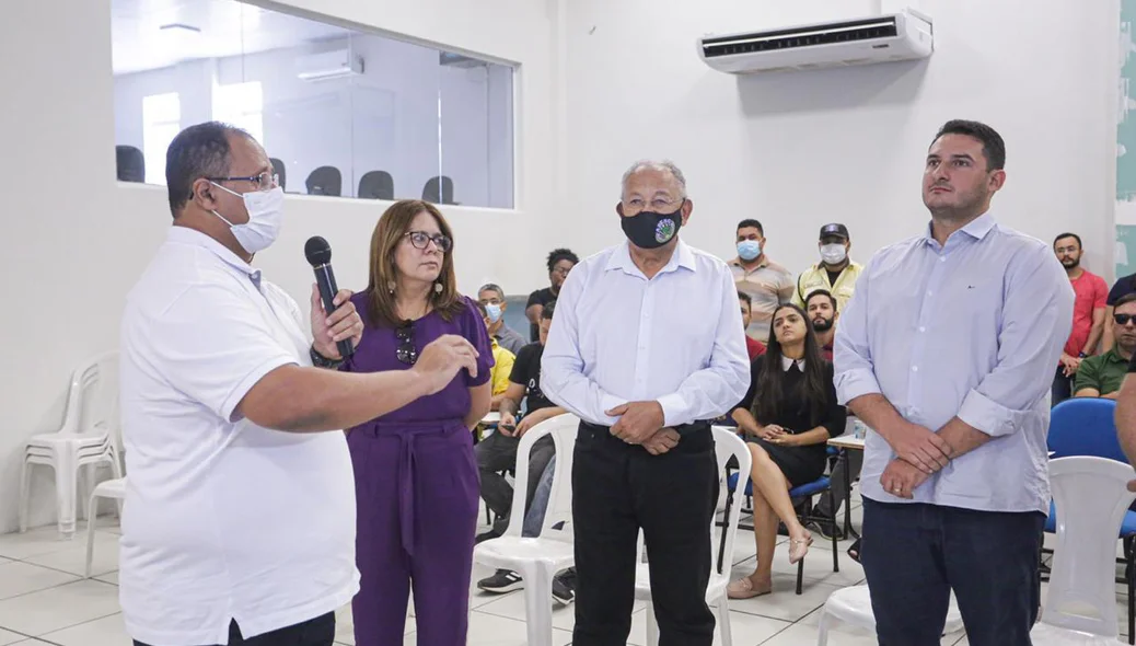 Superintendente da Strans, Cláudio Pessoa, durante seu discurso