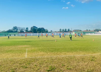 Time do Comercial em preparação para Piauiense Série B