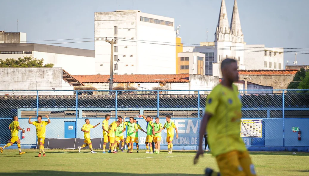 Tiradentes abriu o placar mas sofreu a virada
