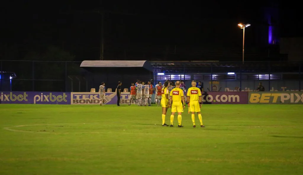 Trio de arbitragem