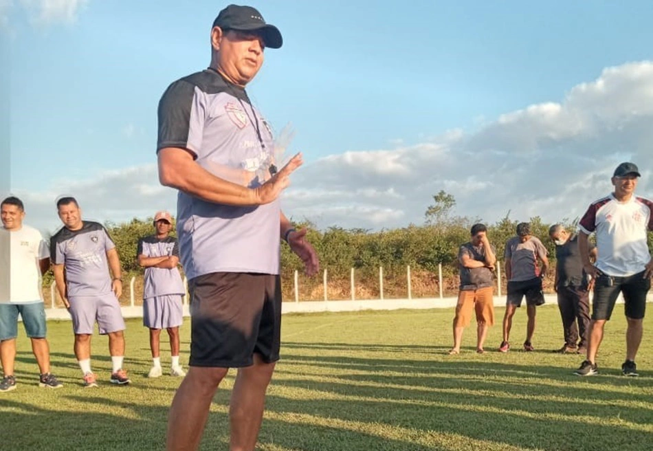 Valdomiro Ferreira, técnico do Ferroviário