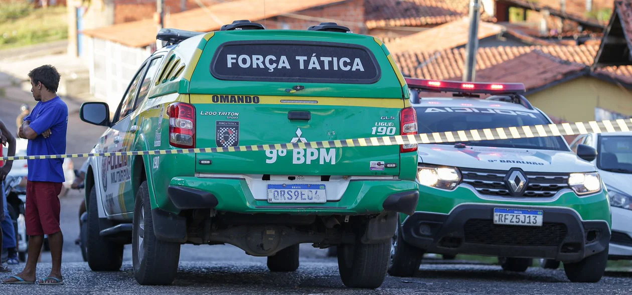 Viaturas da PM no local do crime
