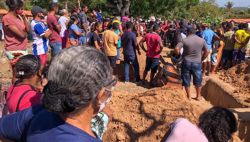 Vítimas de afogamento foram sepultadas juntas