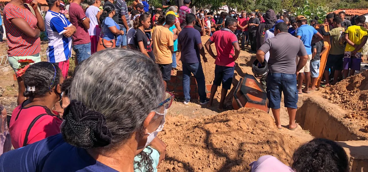 Vítimas de afogamento foram sepultadas juntas