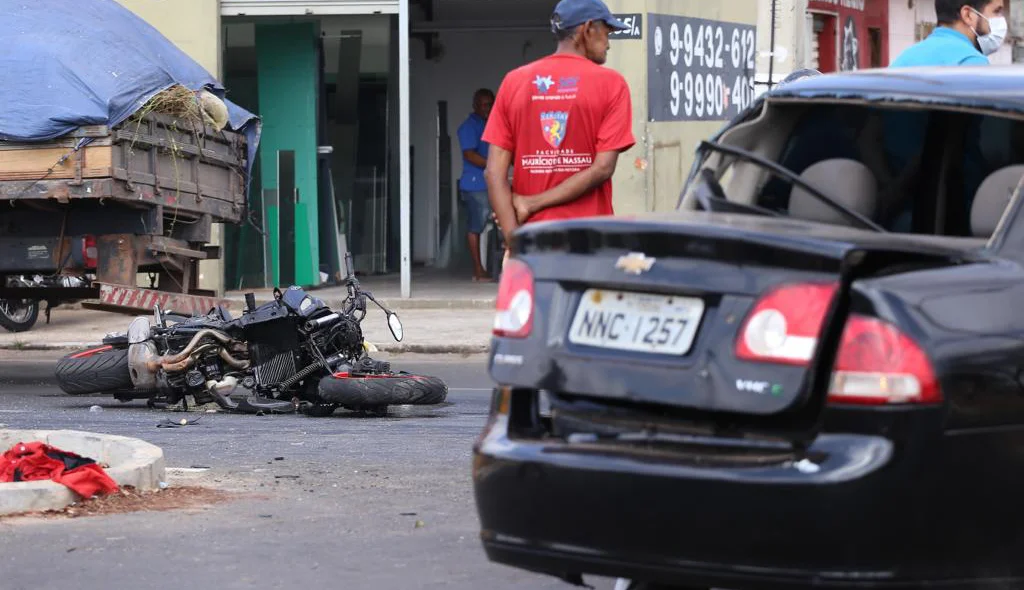 Acidente ocorreu na avenida Zequinha Freire, em Teresina