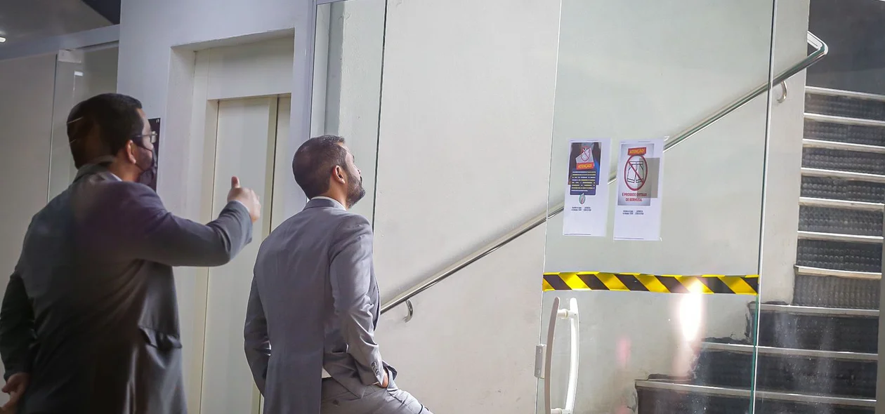 Agentes da PF bloquearam o prédio da Seduc