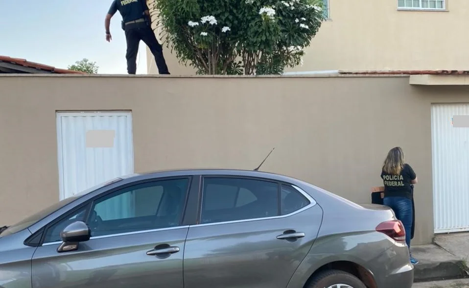 Agentes da PF durante a Operação Aquarela