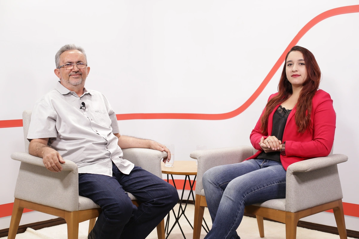 Antônio Felix em entrevista à repórter Mikaela Ramos, da TV GP1