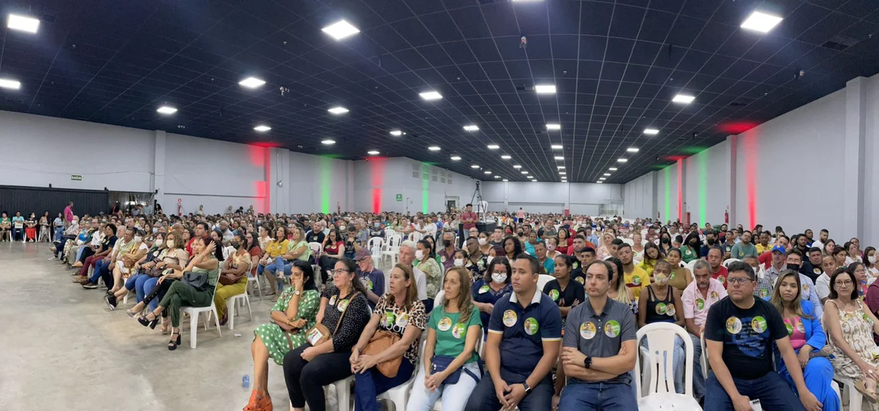 Apoiadores de Marcos Aurélio Sampaio em reunião