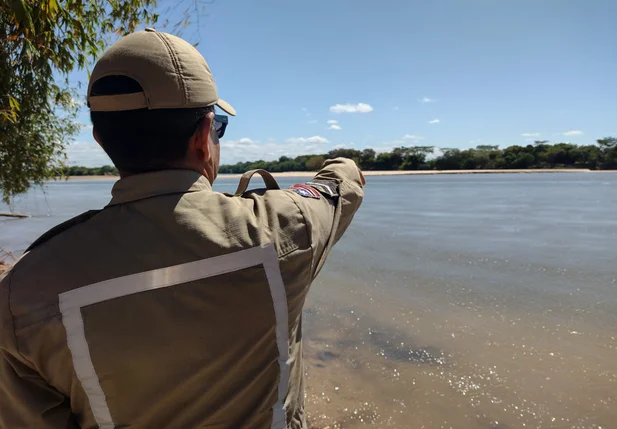 Bombeiros realizam buscas no Rio Parnaíba em Timon