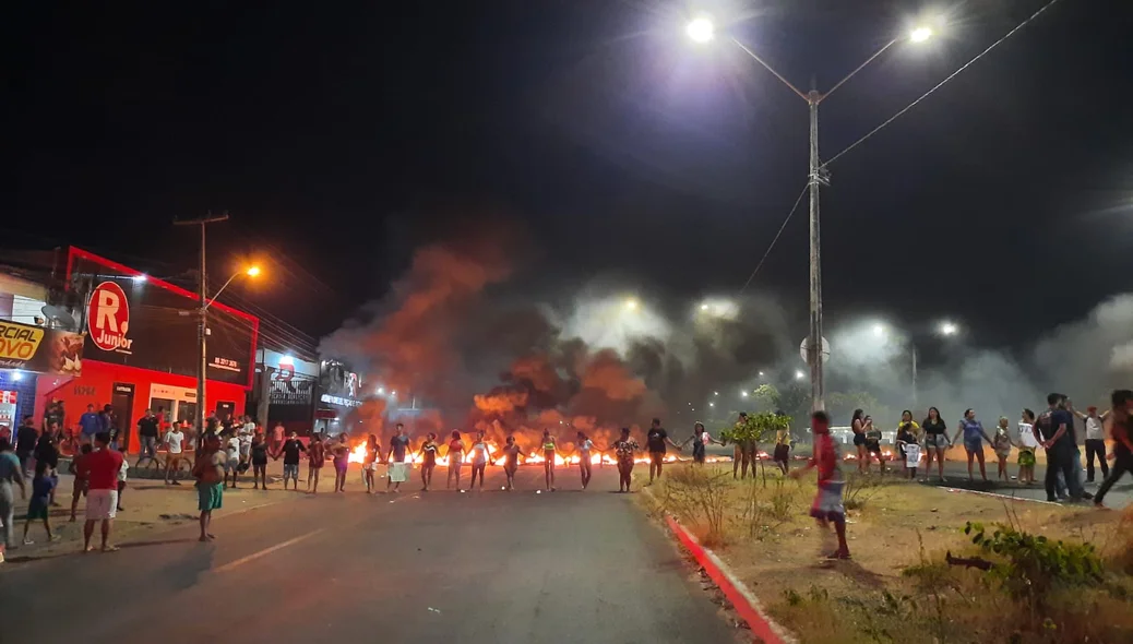 BR 316 ficou totalmente bloqueada em protesto